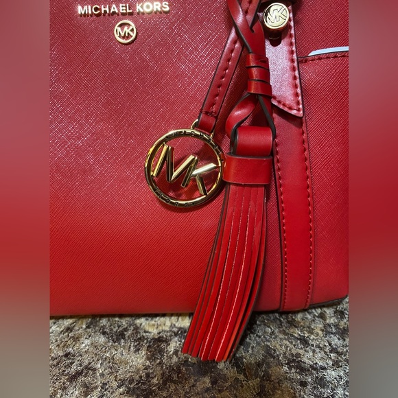 ❤️🔥MICHAEL KORS SAFFIANO LEATHER CROSSBODY/SATCHEL TOTE w/FREE DUST BAG 👜 - Picture 6 of 15